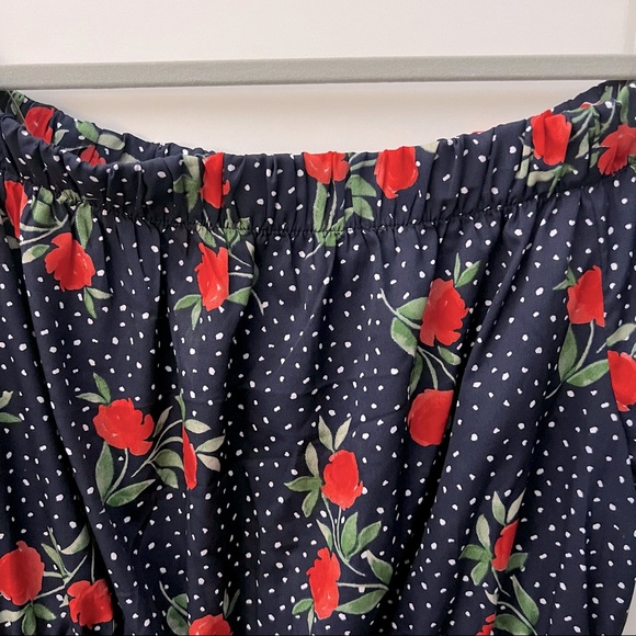 Blush off the shoulder flower dress - Picture 4 of 6